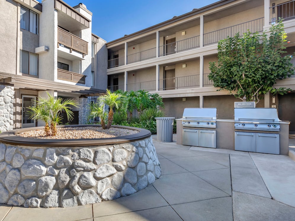 Courtyard with barbecue grills