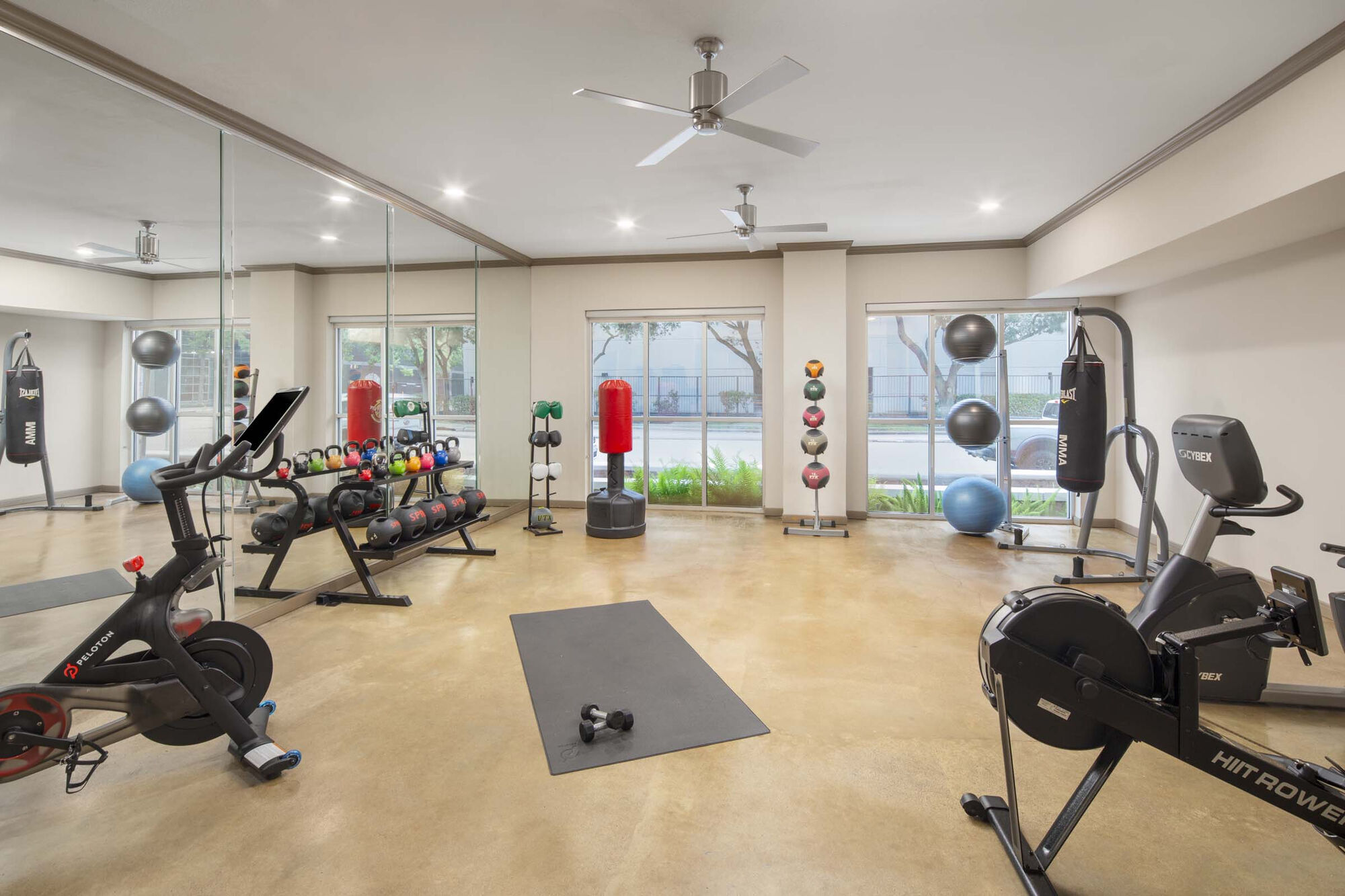 Camden Plaza Image 15