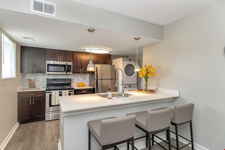 The Residences on 56th Street Image 9