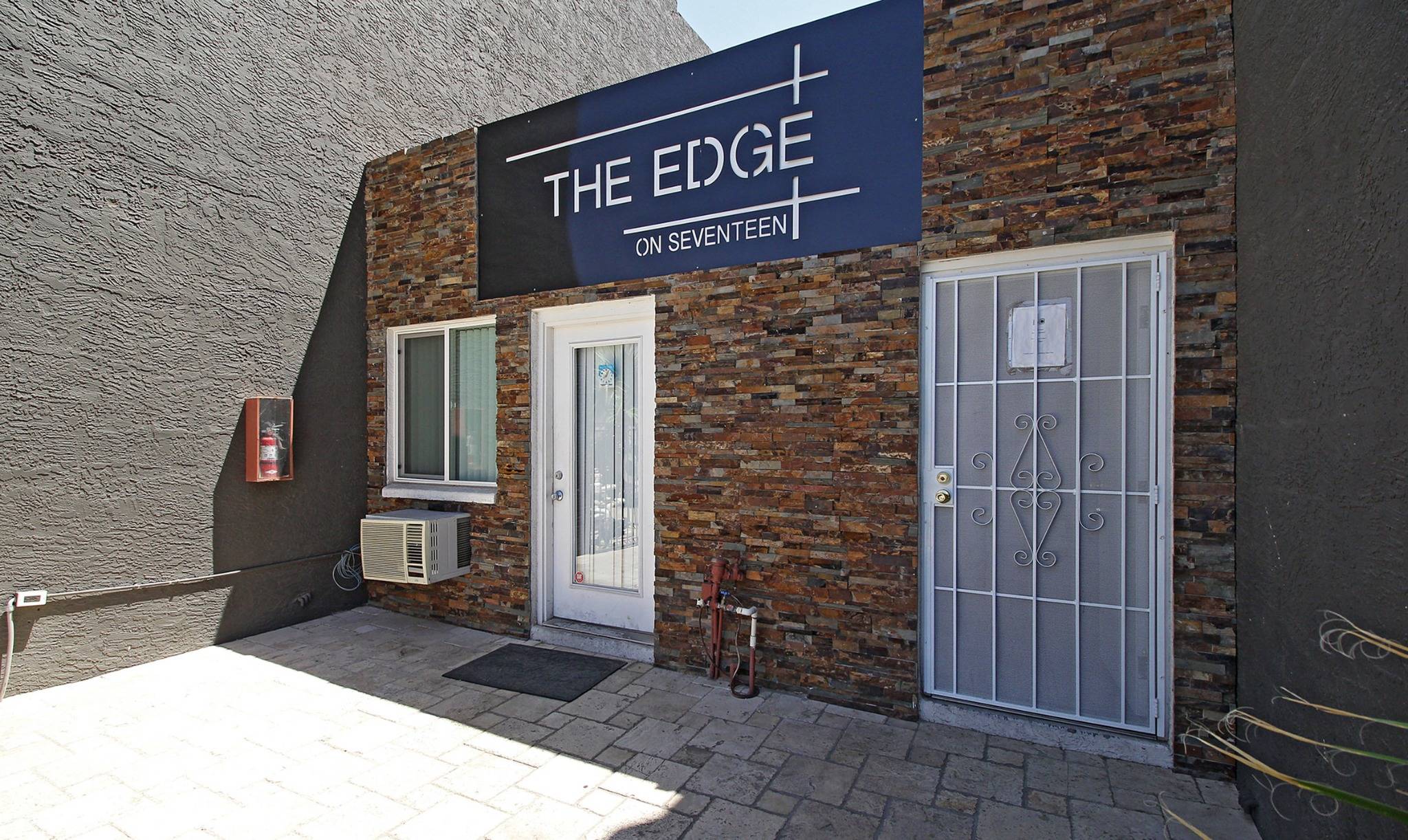 The Edge on Seventeen Image 3