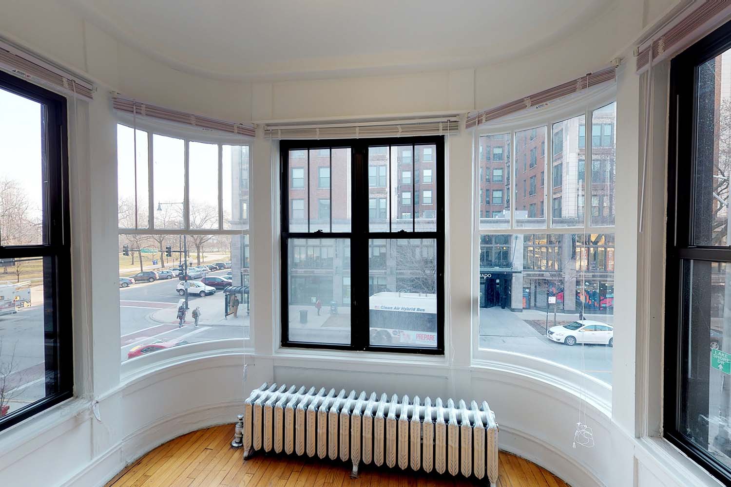 5300 - 5308 South Hyde Park Boulevard Image 8