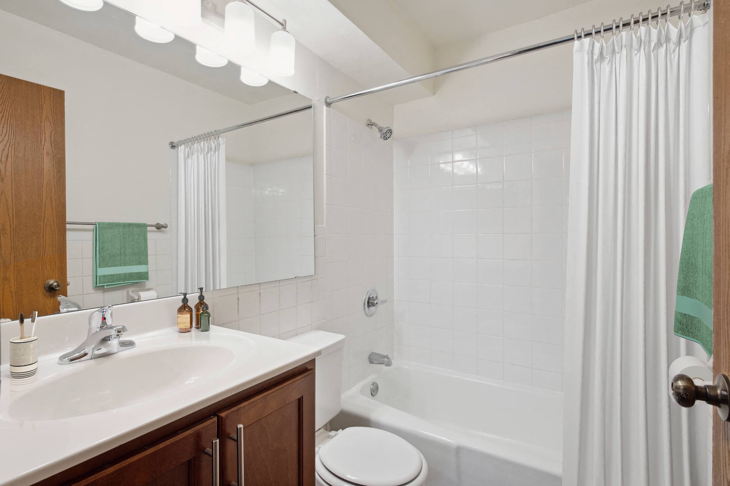 Minnehaha Manor Image 7