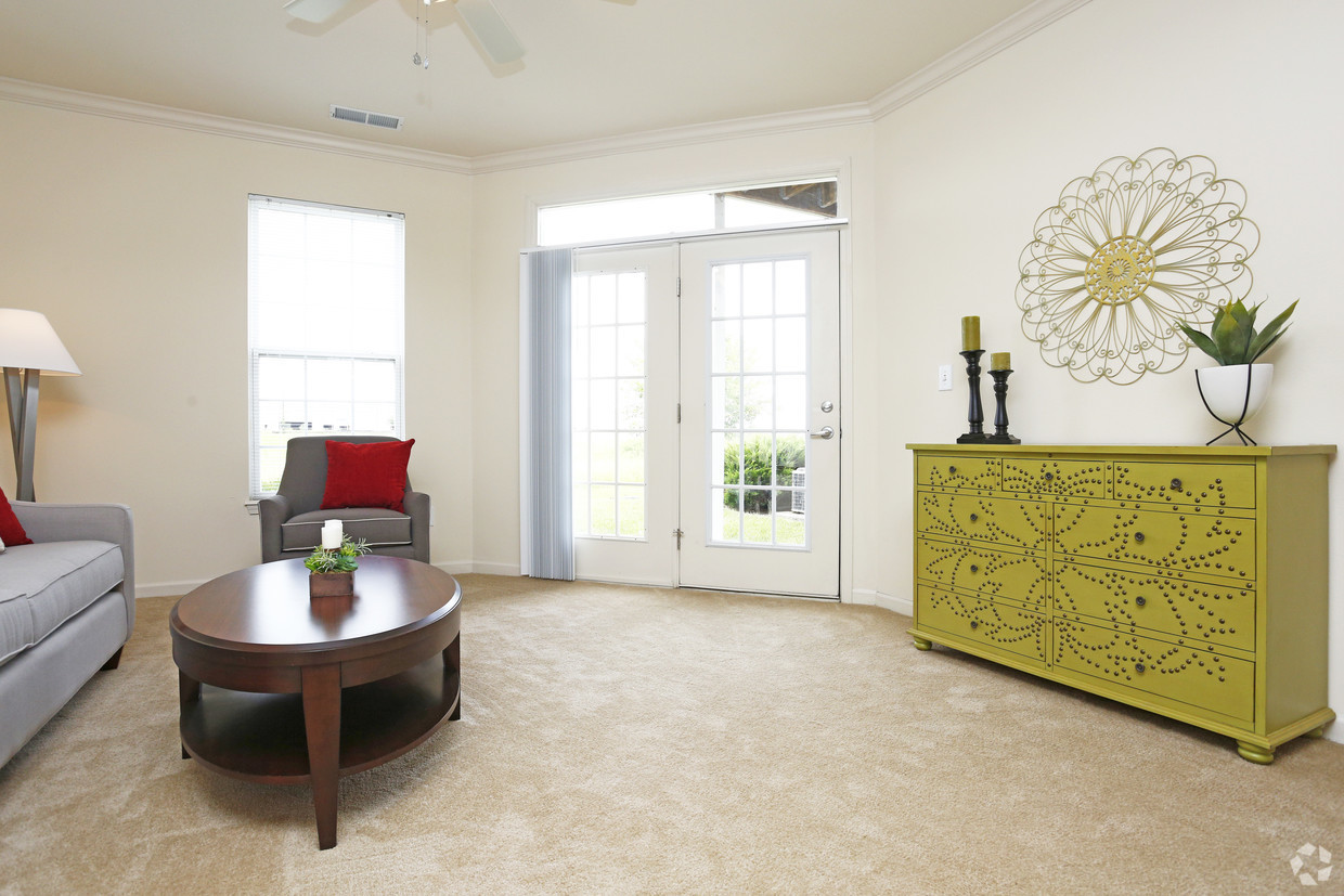 Watersedge Apartments Image 9