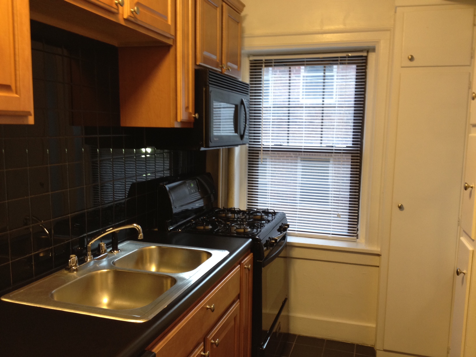 Plaza Apartment Center Image 14