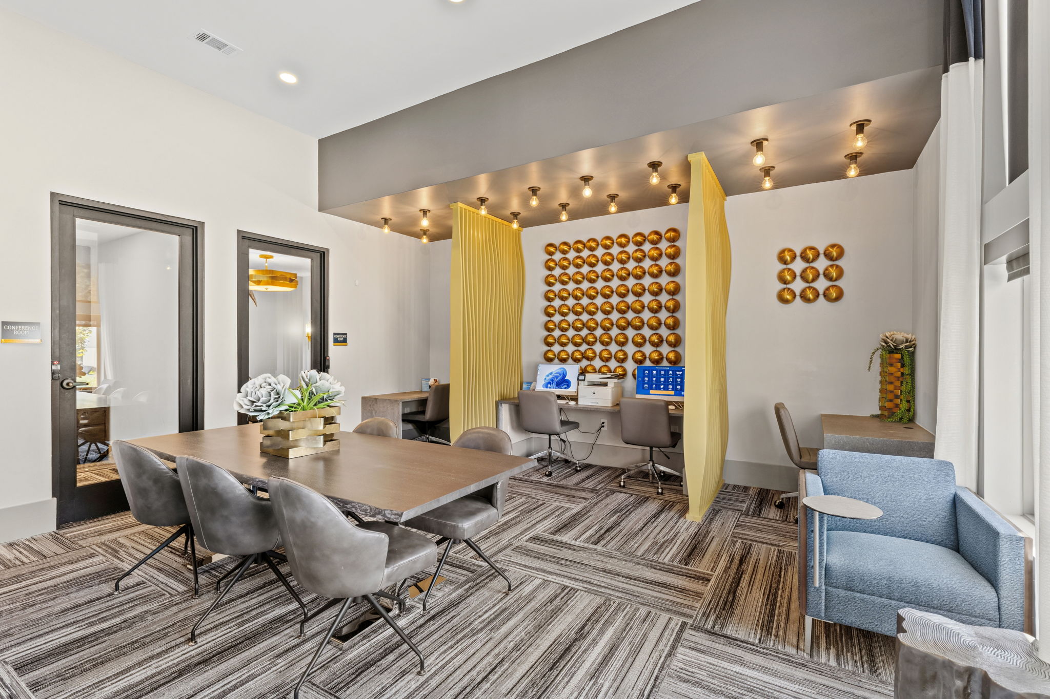 Axis Grand Crossing Image 74