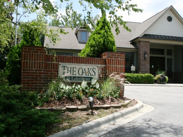 The Oaks at Lakeshore Image 1