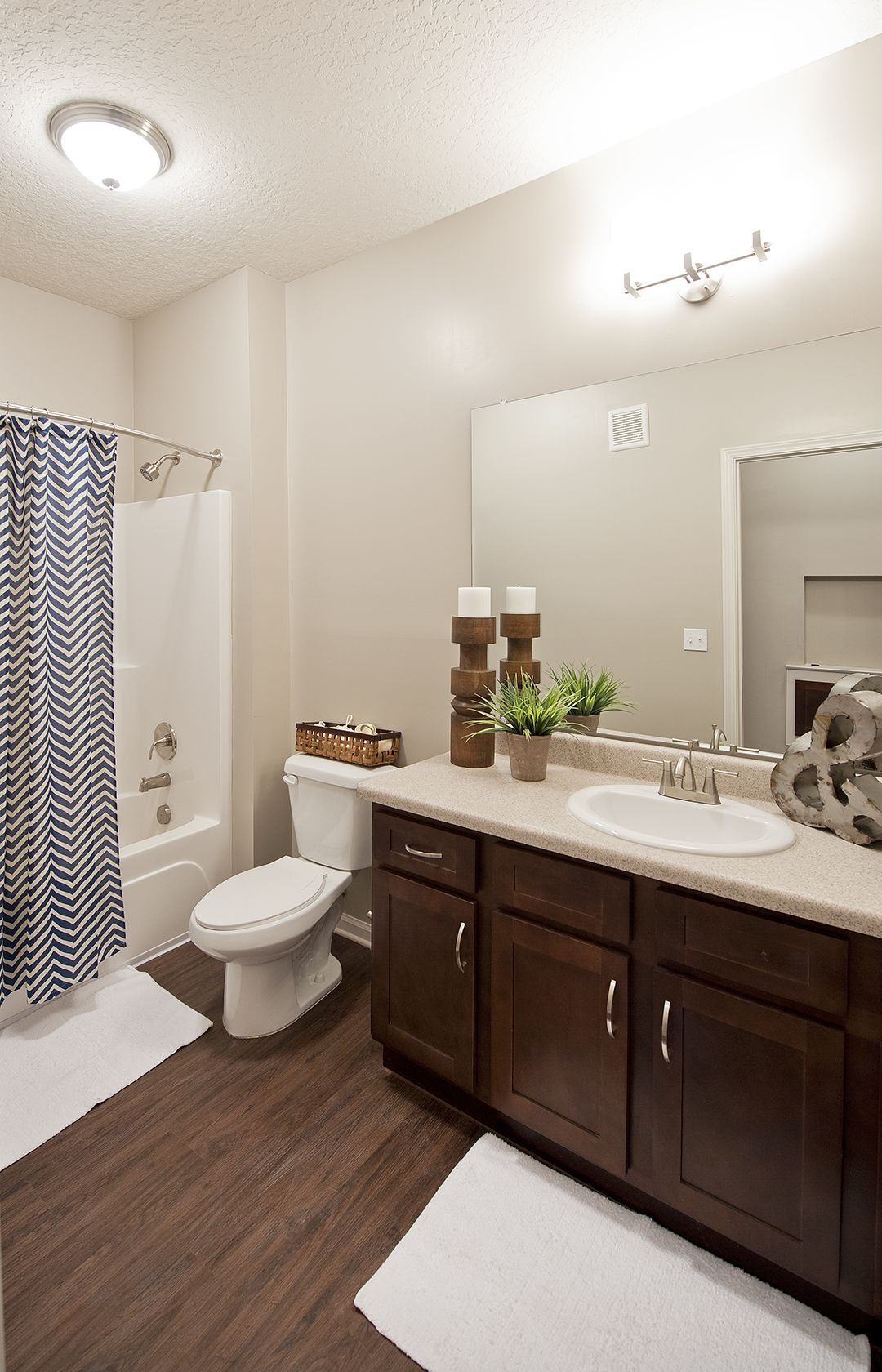 White Palm Apartments Image 9