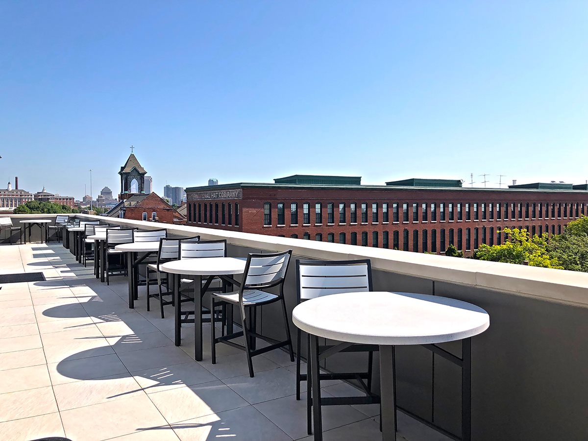 1400 Russell Apartments Image 5