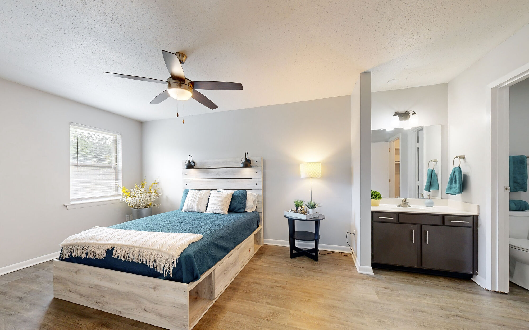 Northshore Village Image 15