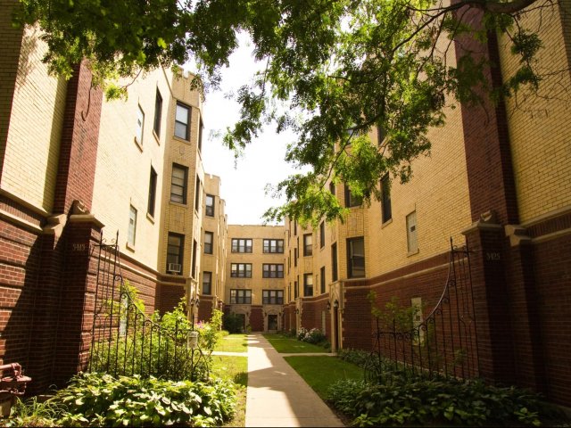 5415 S Woodlawn Avenue Image 2