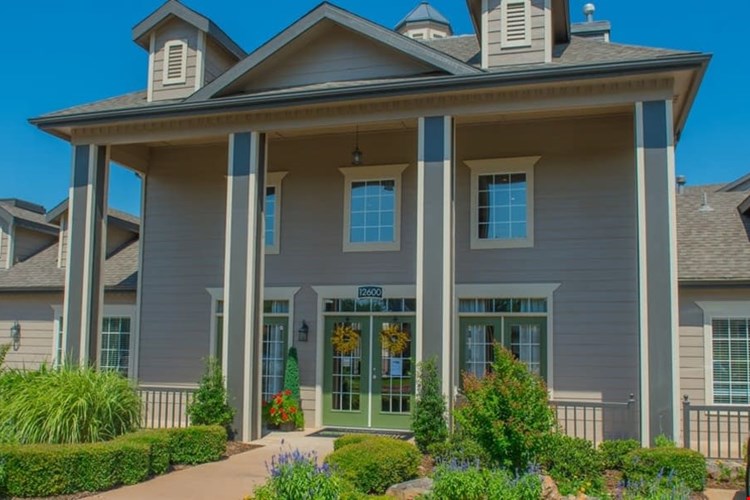 Crown Pointe Image 9