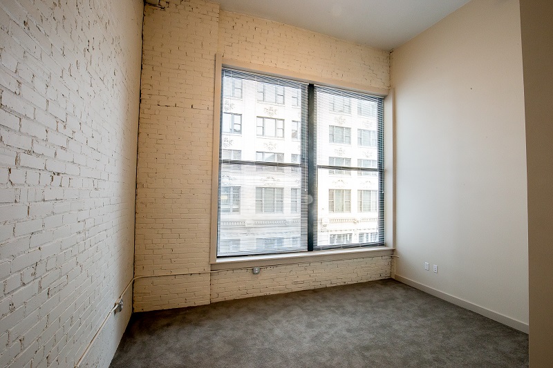 Level on Locust Image 13