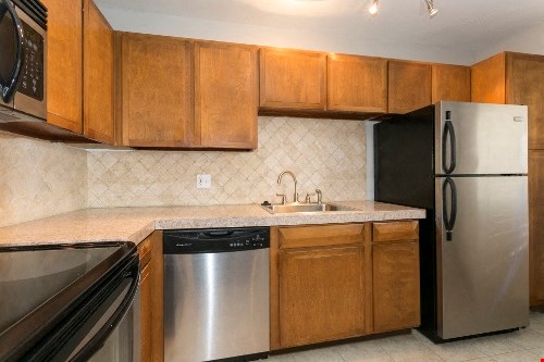 1190 Birch Image 10
