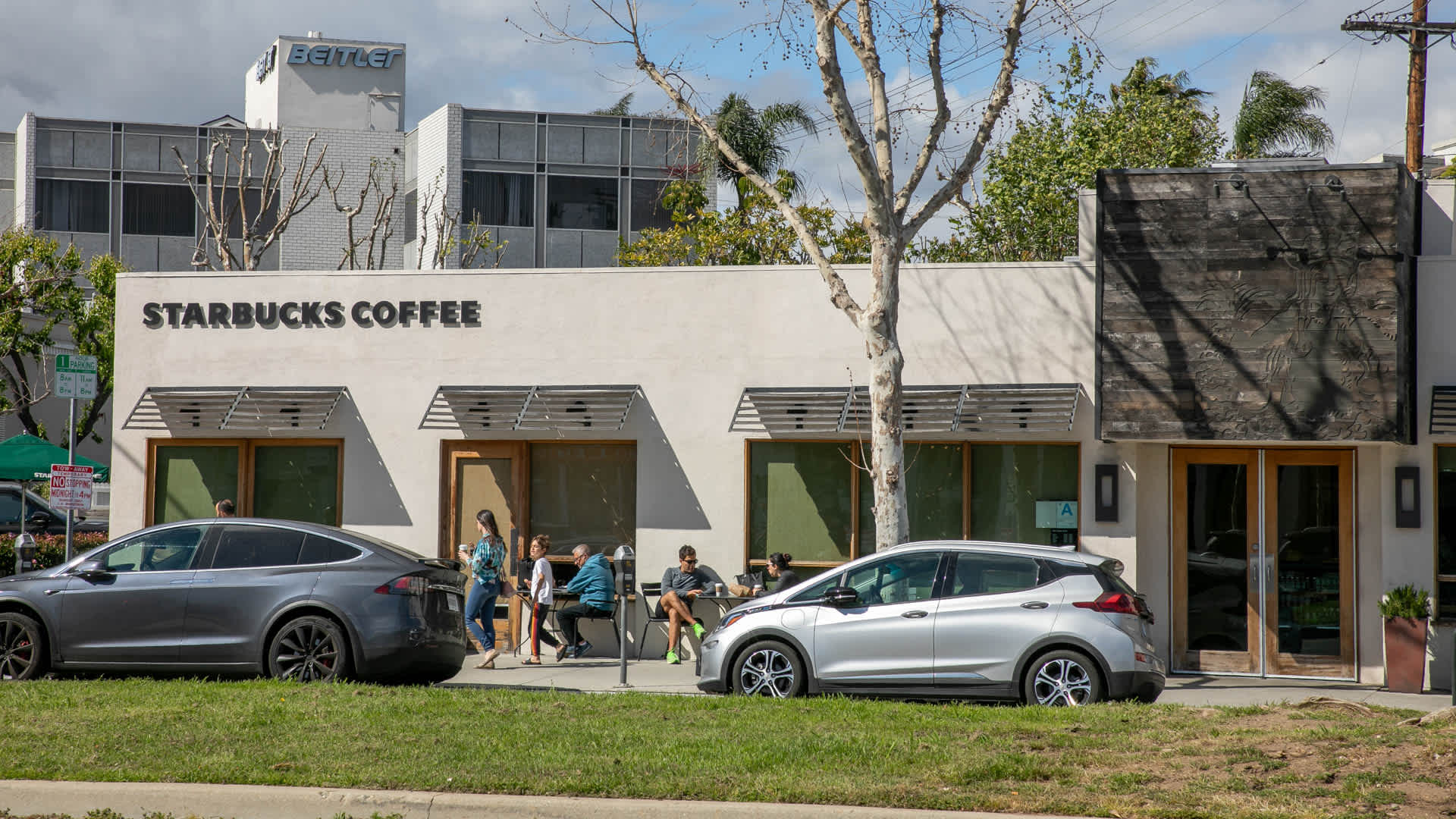 Westside on Barry Image 9