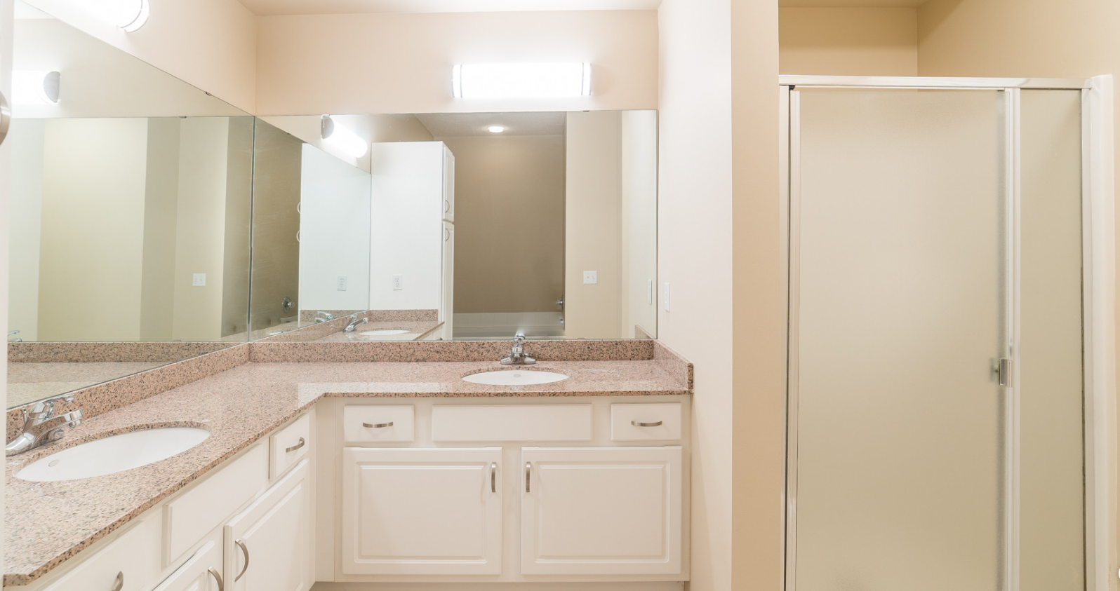 Lake Hazeltine Woods Townhomes Image 7