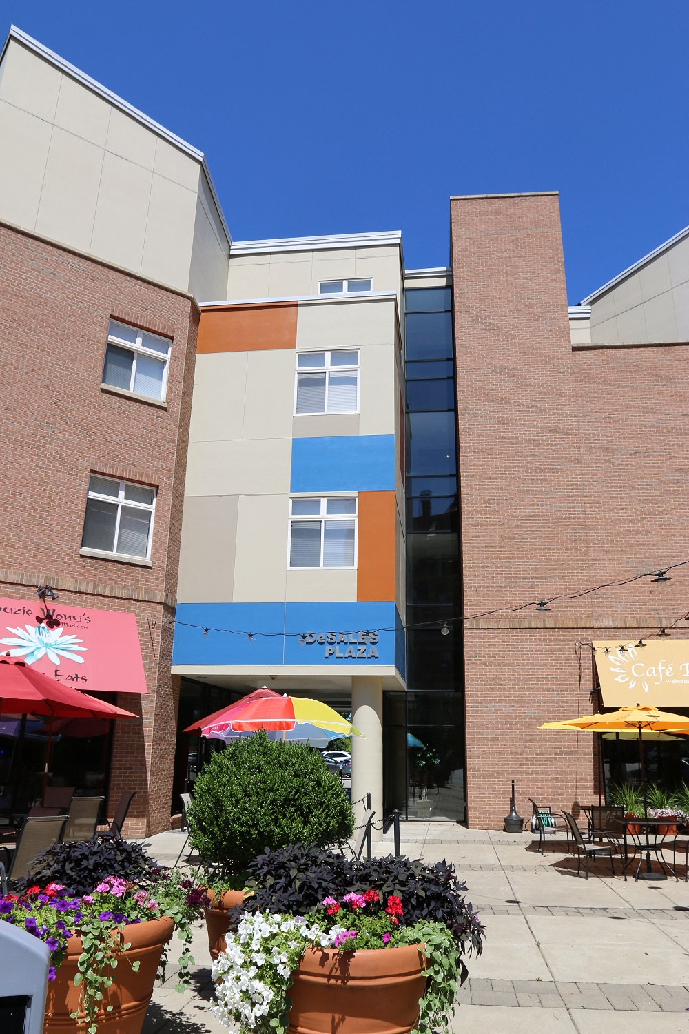 Residences at DeSales Plaza Image 17