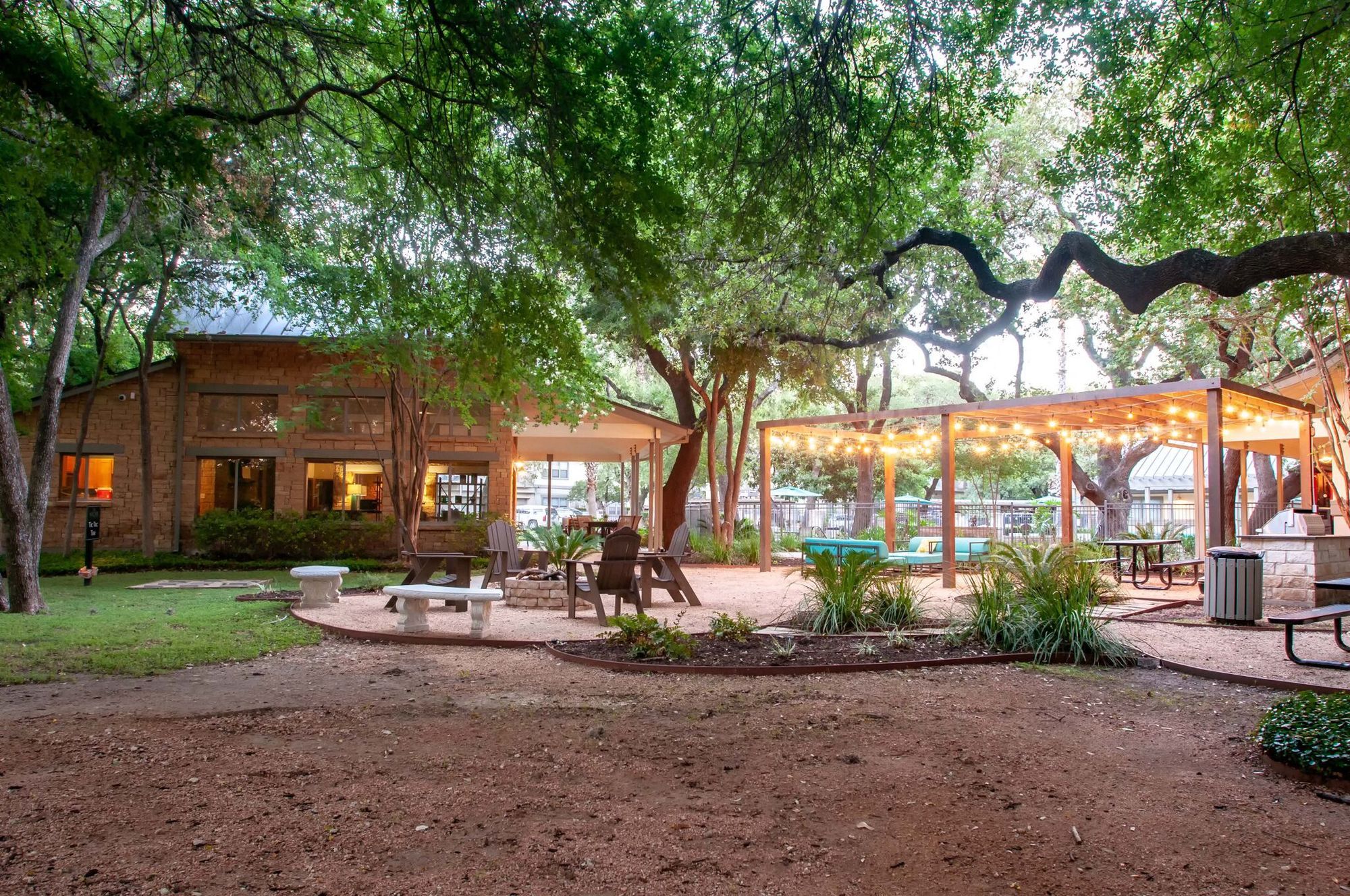 The Niche Apartments Image 4