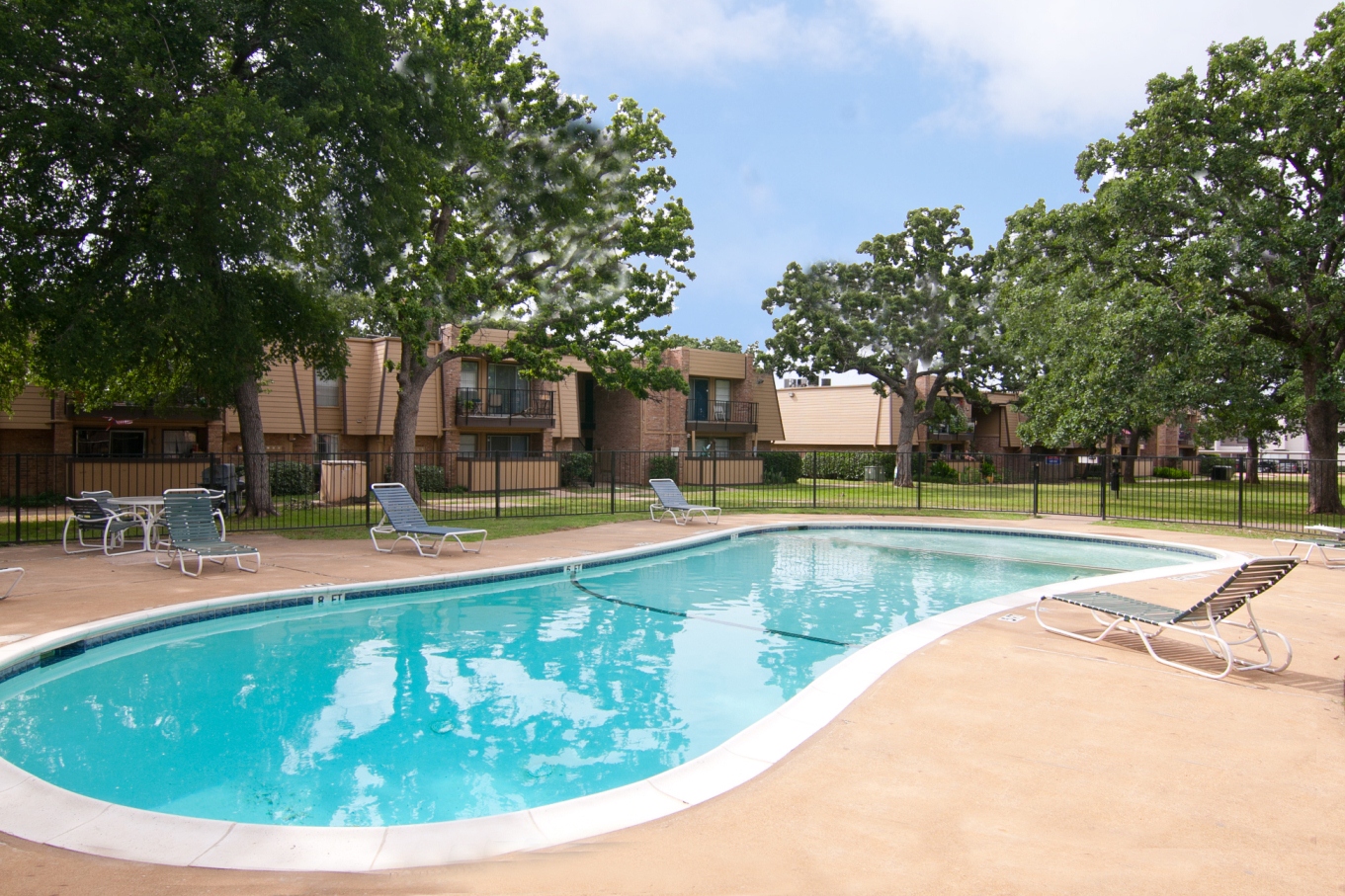 Parc Lake II Image 1