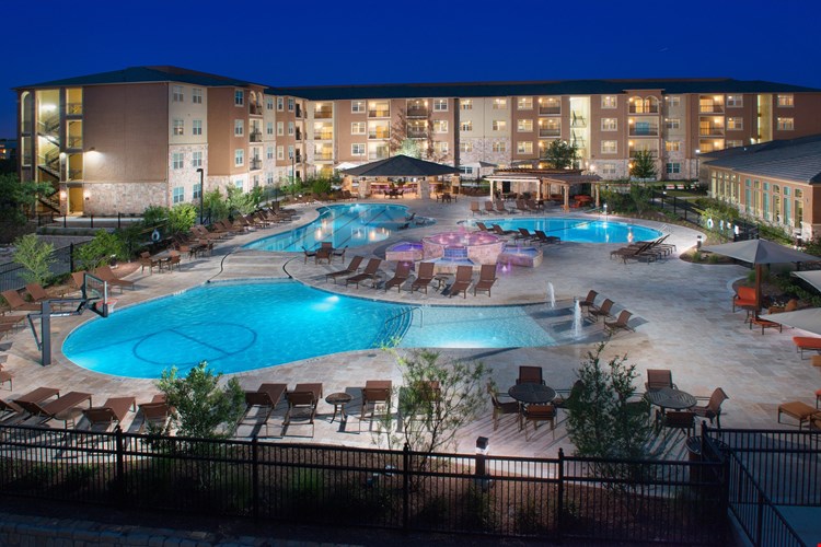 Villas In Westover Hills   Image 3