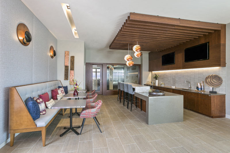 7/S Denver Haus Image 35