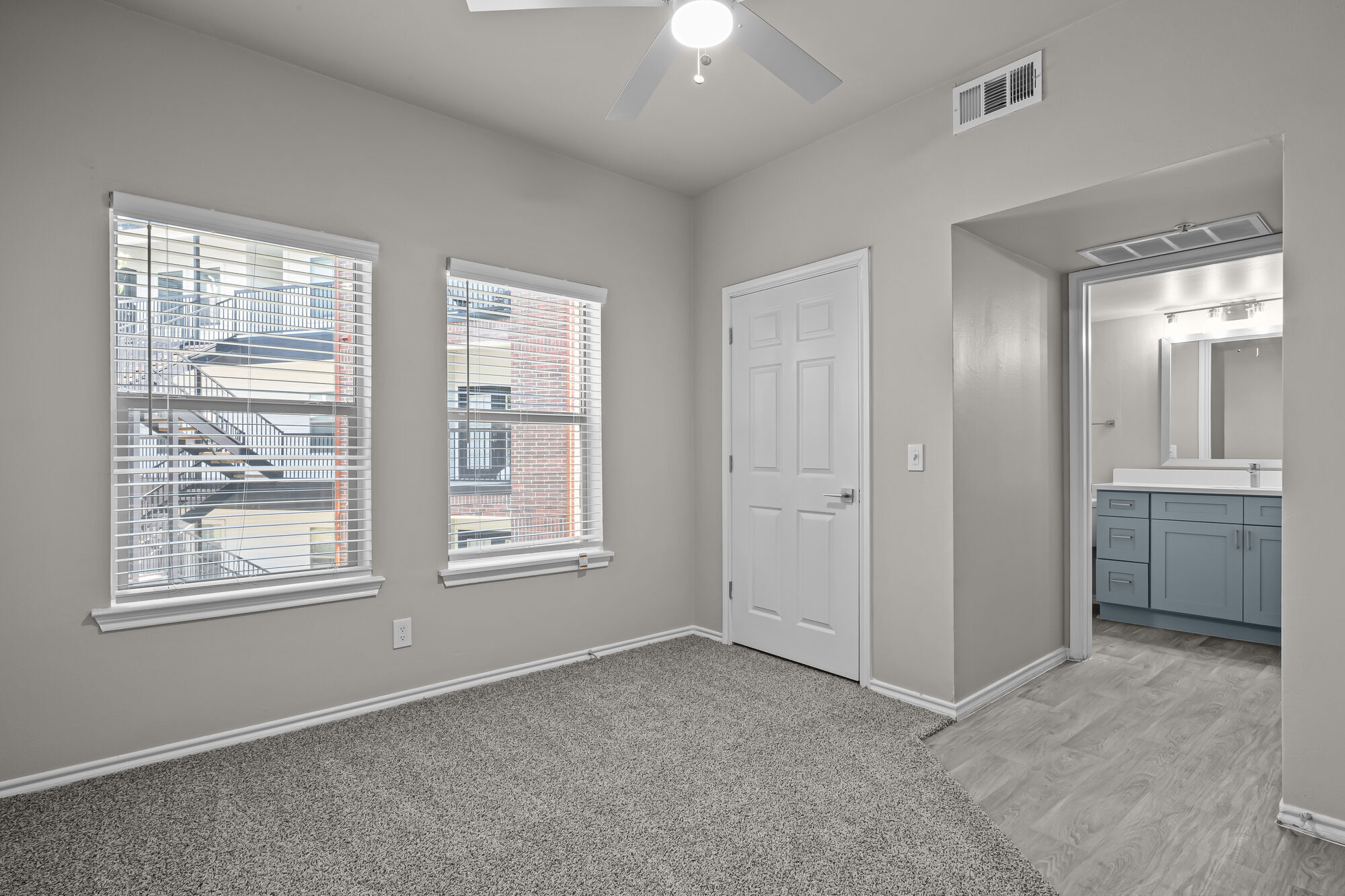 Larkin Apartment Homes Image 17