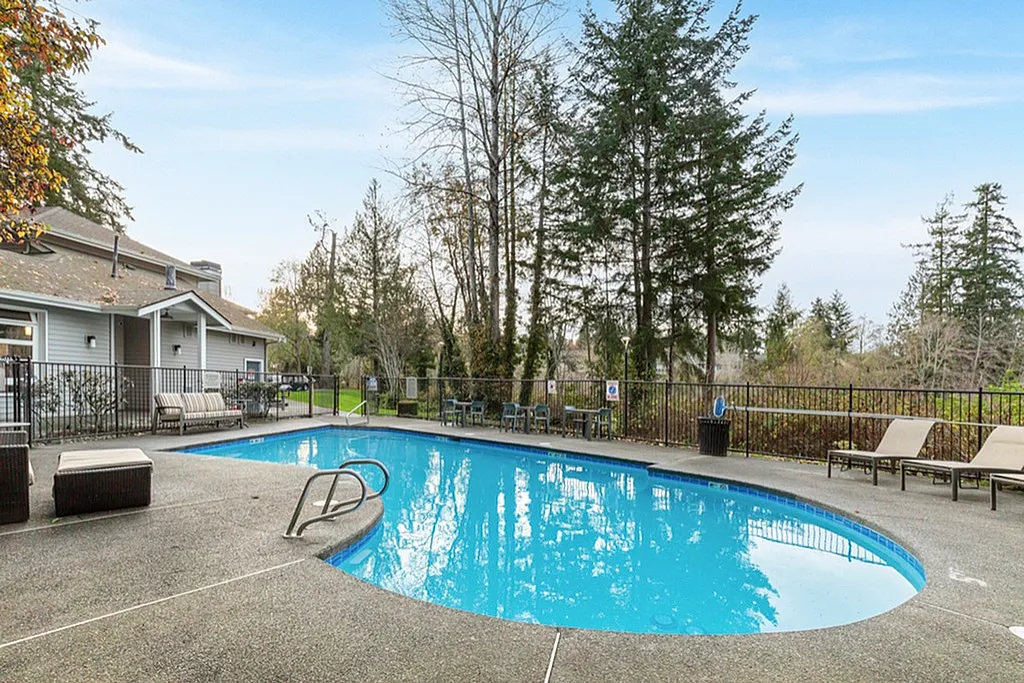 Charter Club Apartments Image 1