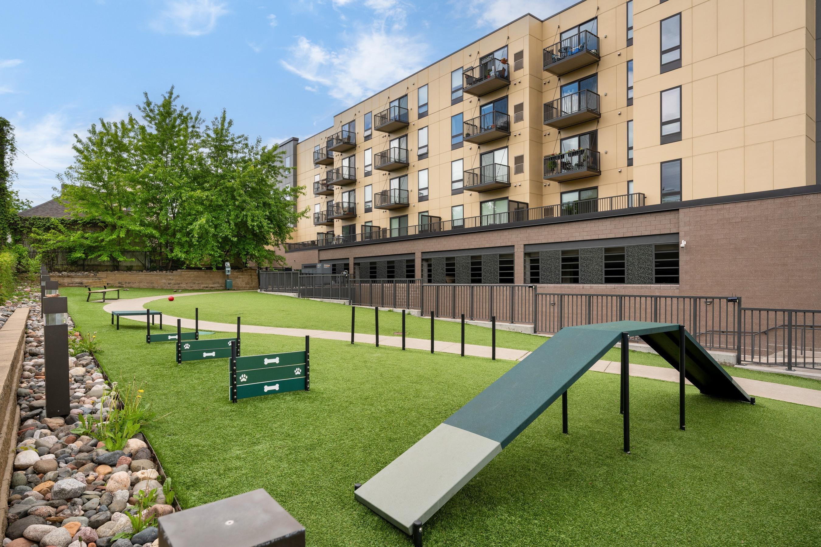 Vintage on Selby Image 20