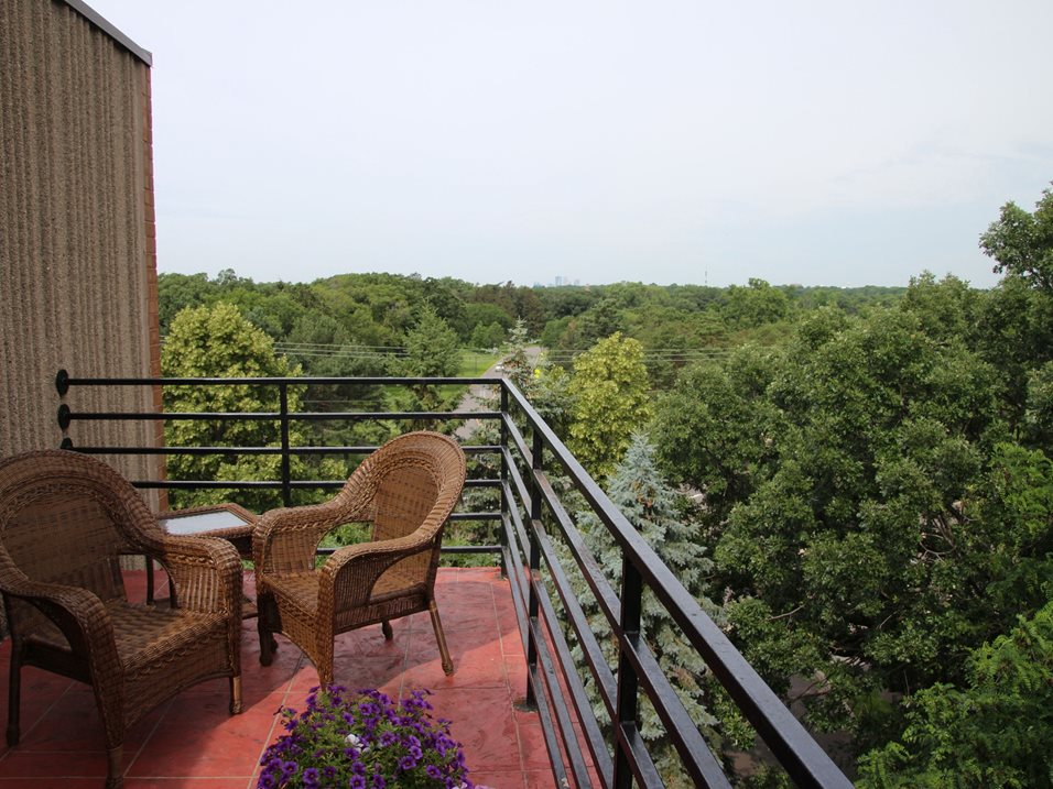 Como By The Lake Senior Apartments Image 6