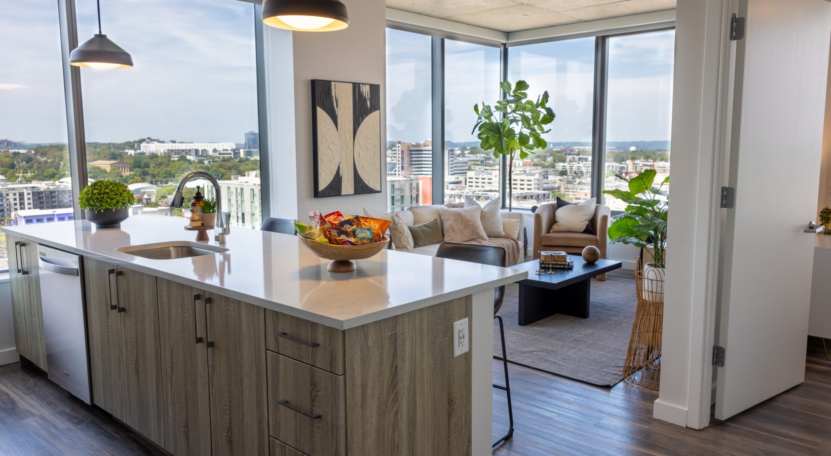 2010 West End Ave Image 7