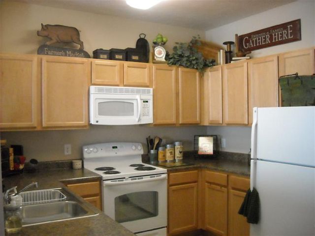 Threeflower Kitchen