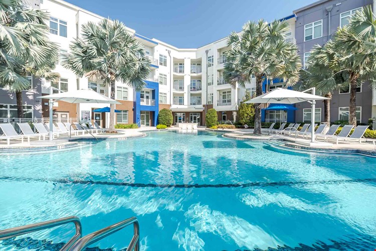 Solstice Apartments Image 2