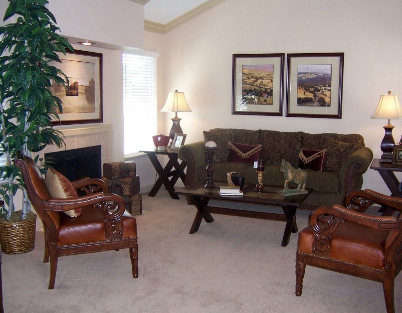 Laurelglen Condominiums Image 4