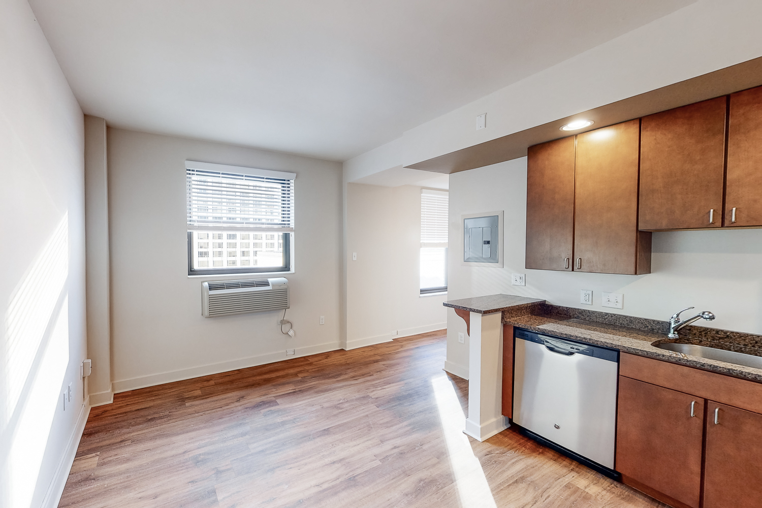Edgar Apartments Image 6