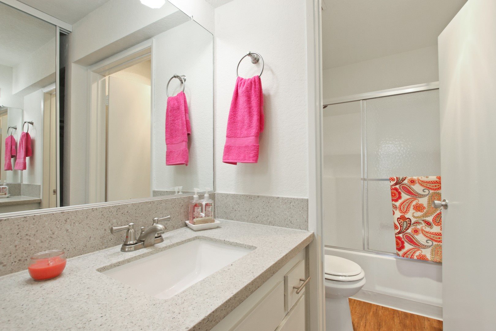 Zelzah Court Apartments Image 44