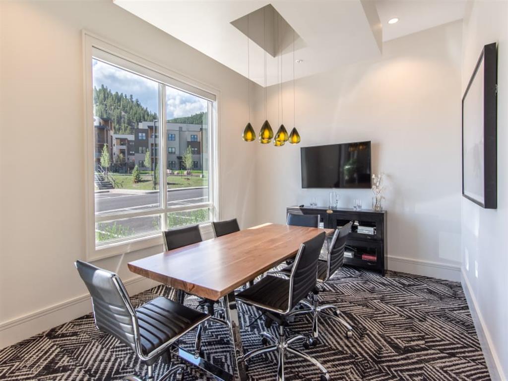 6 West Apartments Image 17