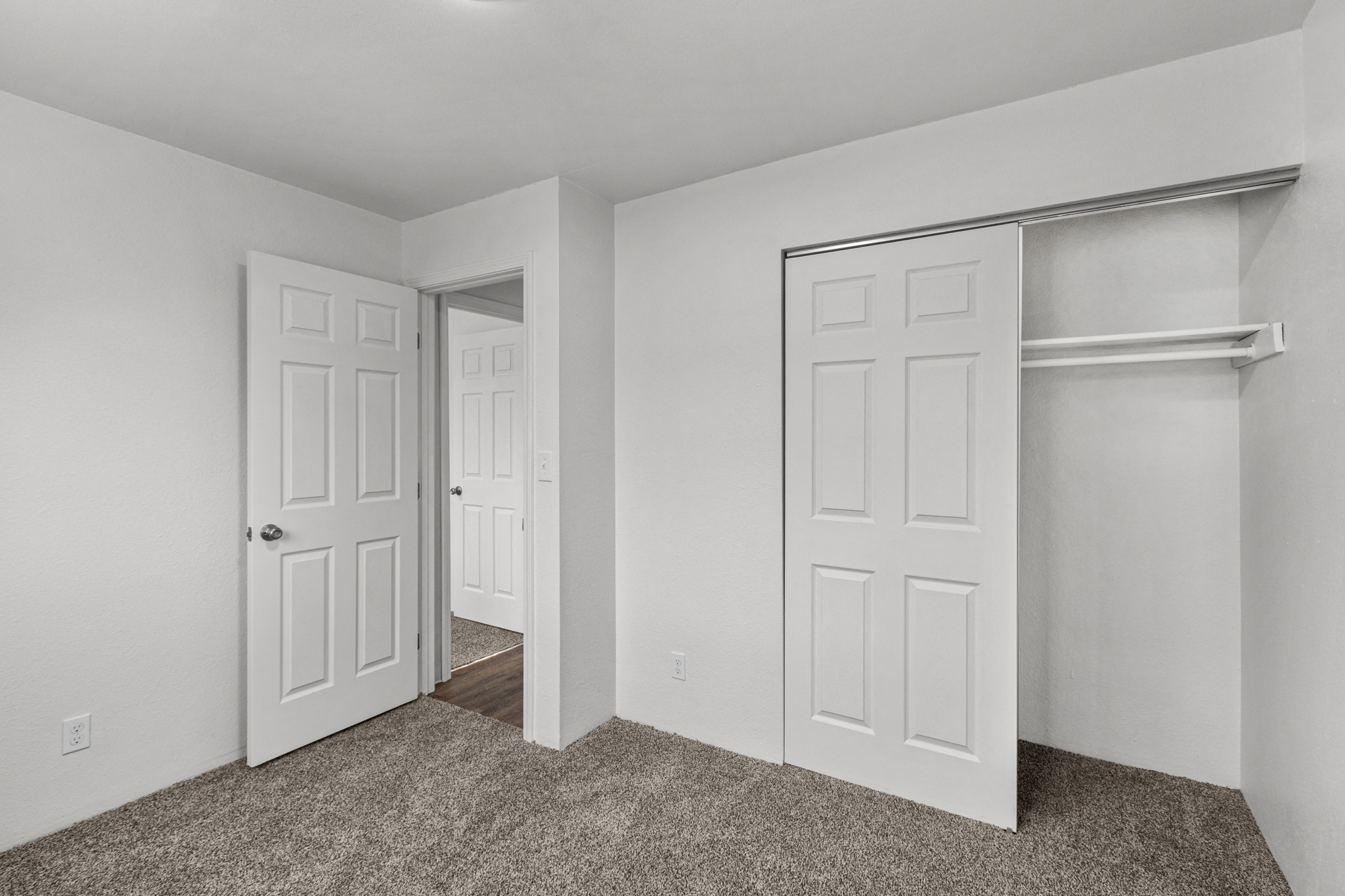 Creekside Apartments Image 11