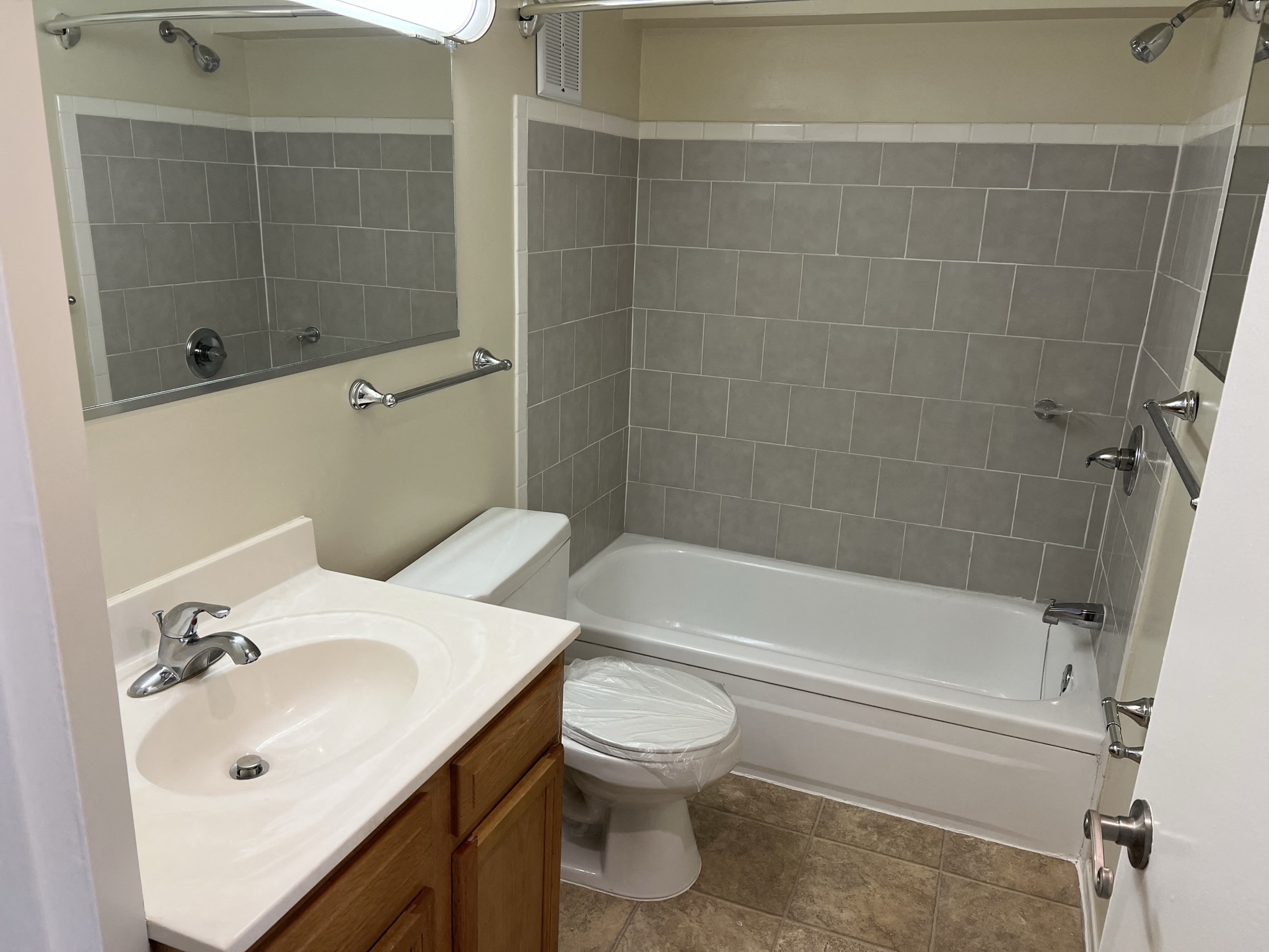 Silver Spring Towers Image 70