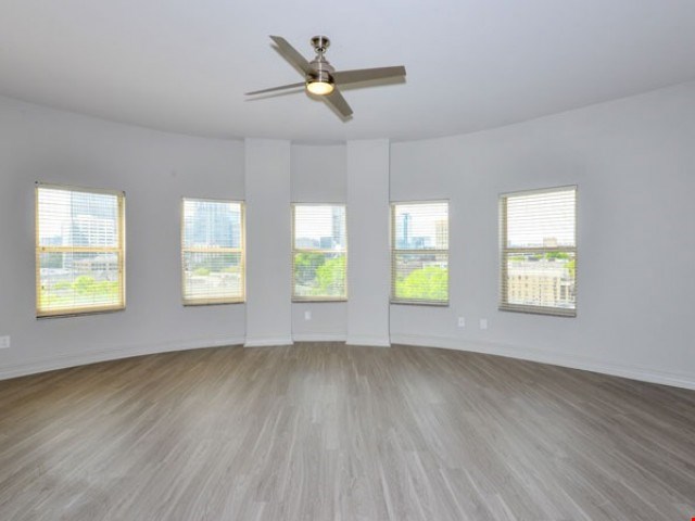 The Waterford on Piedmont Image 27