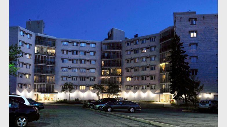 Montcalm Apartments Image 1