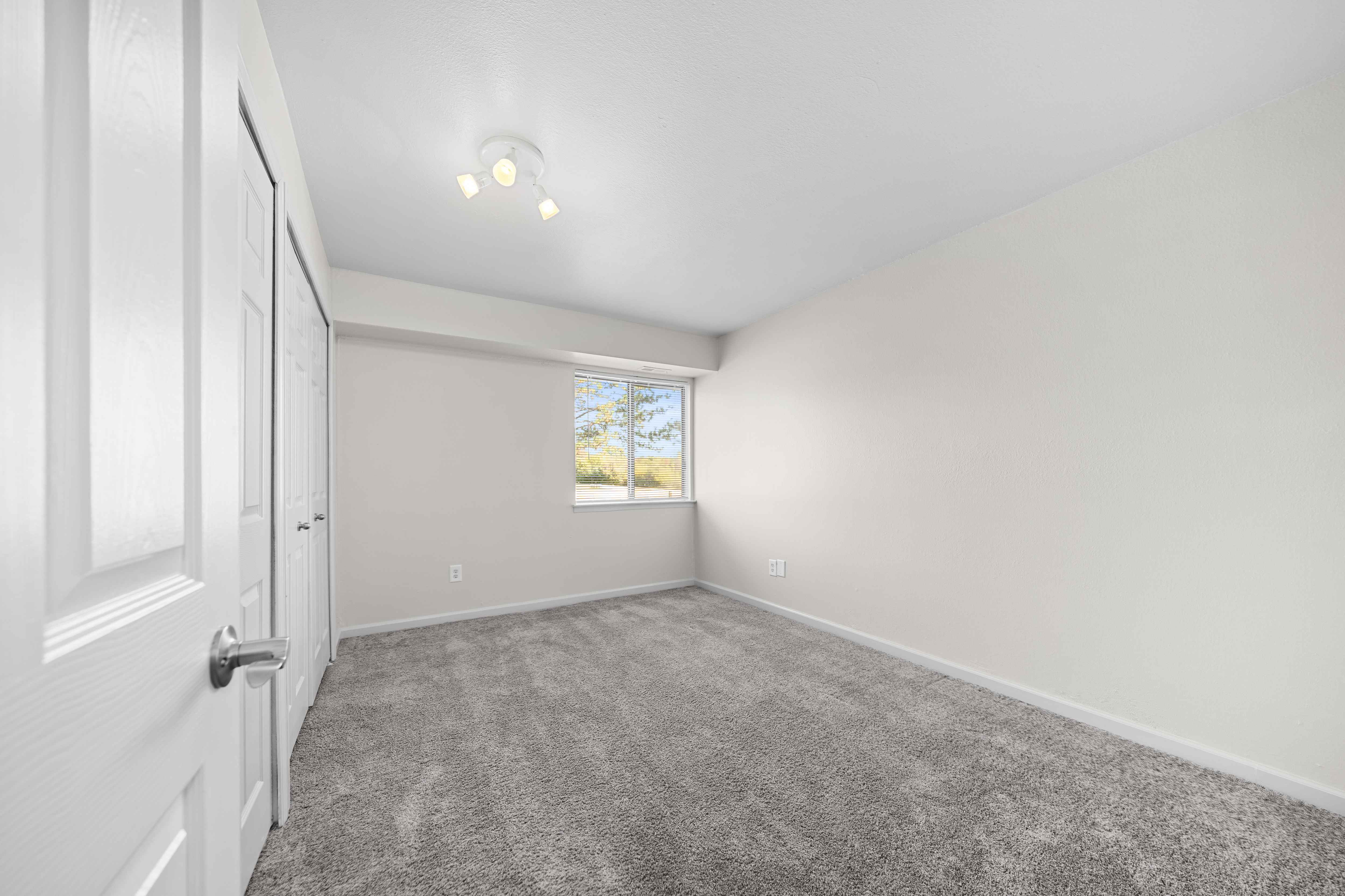 Three Oaks Apartments Image 7