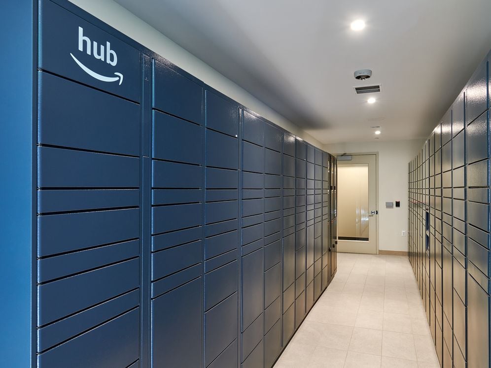 Amazon HUB package lockers