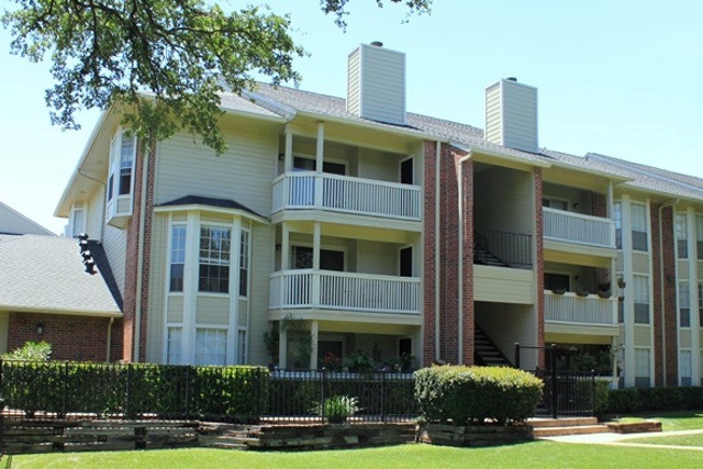 Villas at Shadow Oaks Image 2