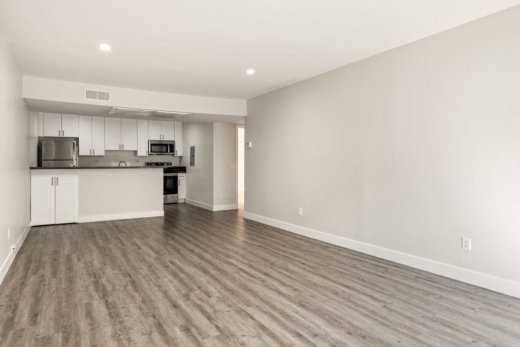 The Reserve at Warner Center Image 29