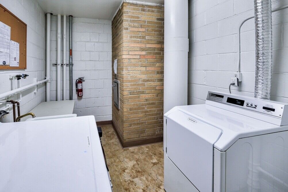 Clifton Park and Clifton House Image 4