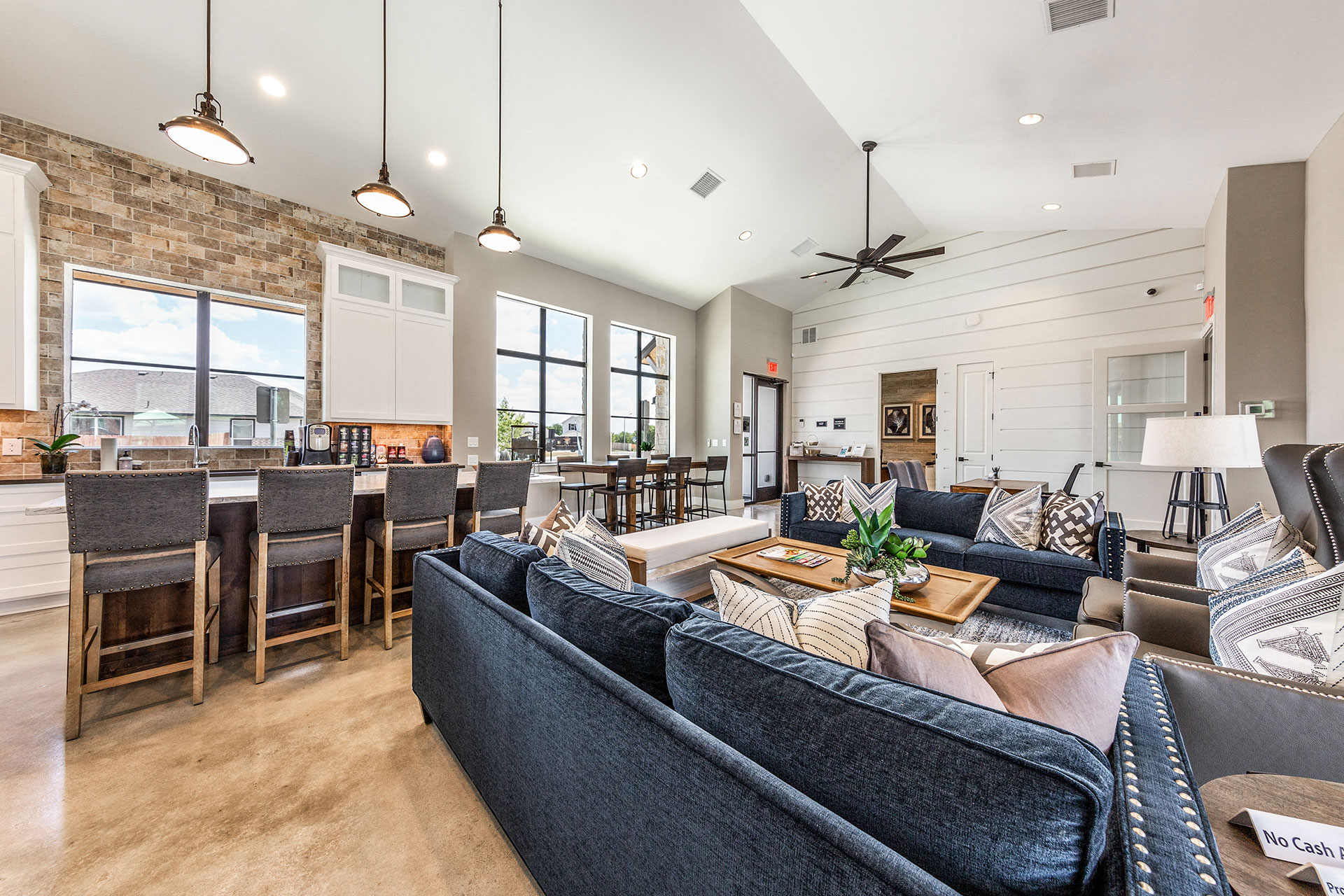 Clubhouse with Wi-Fi