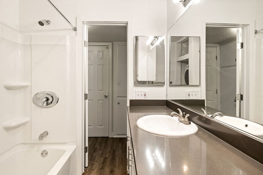 The Reserve at Warner Center Image 33