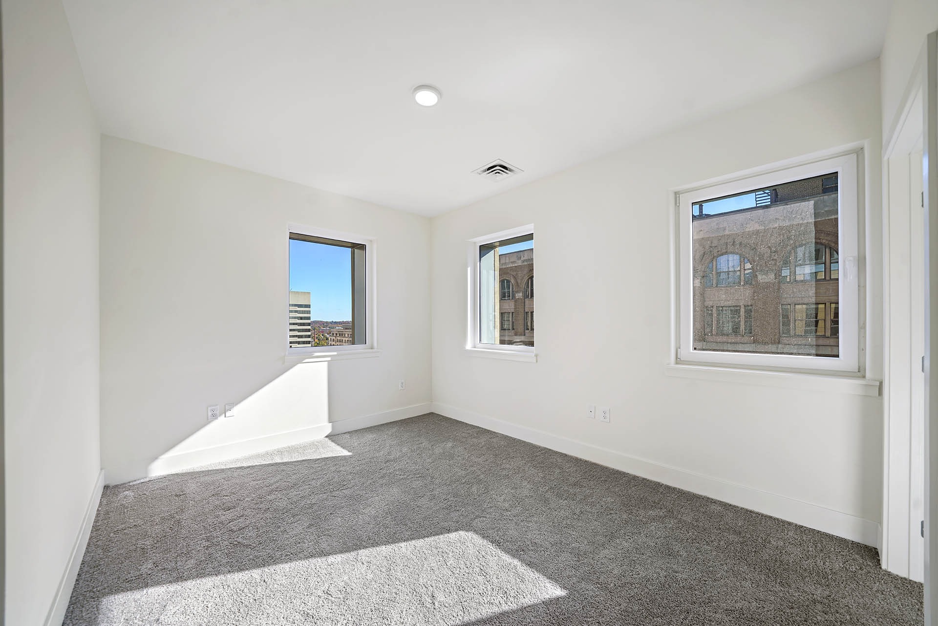 901 Market Tower Image 8