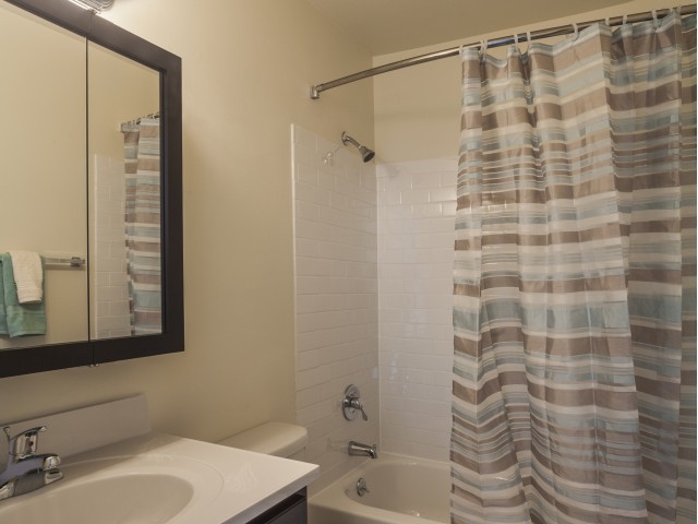 Orangewood Park Apartments Image 13