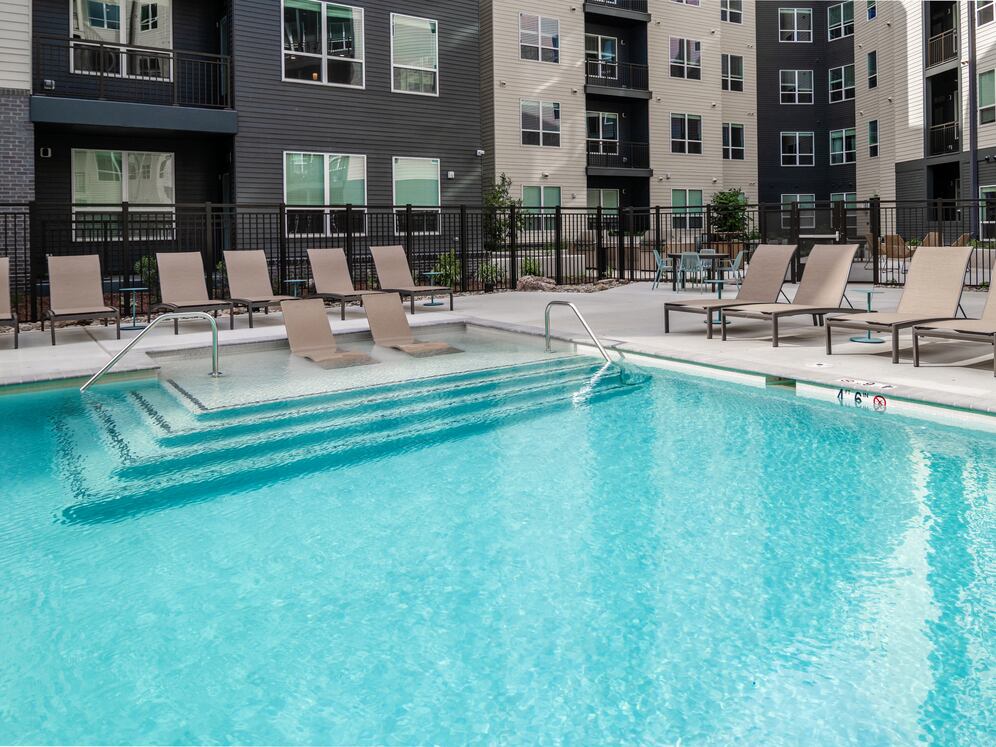 New West Phase - Pool and sundeck