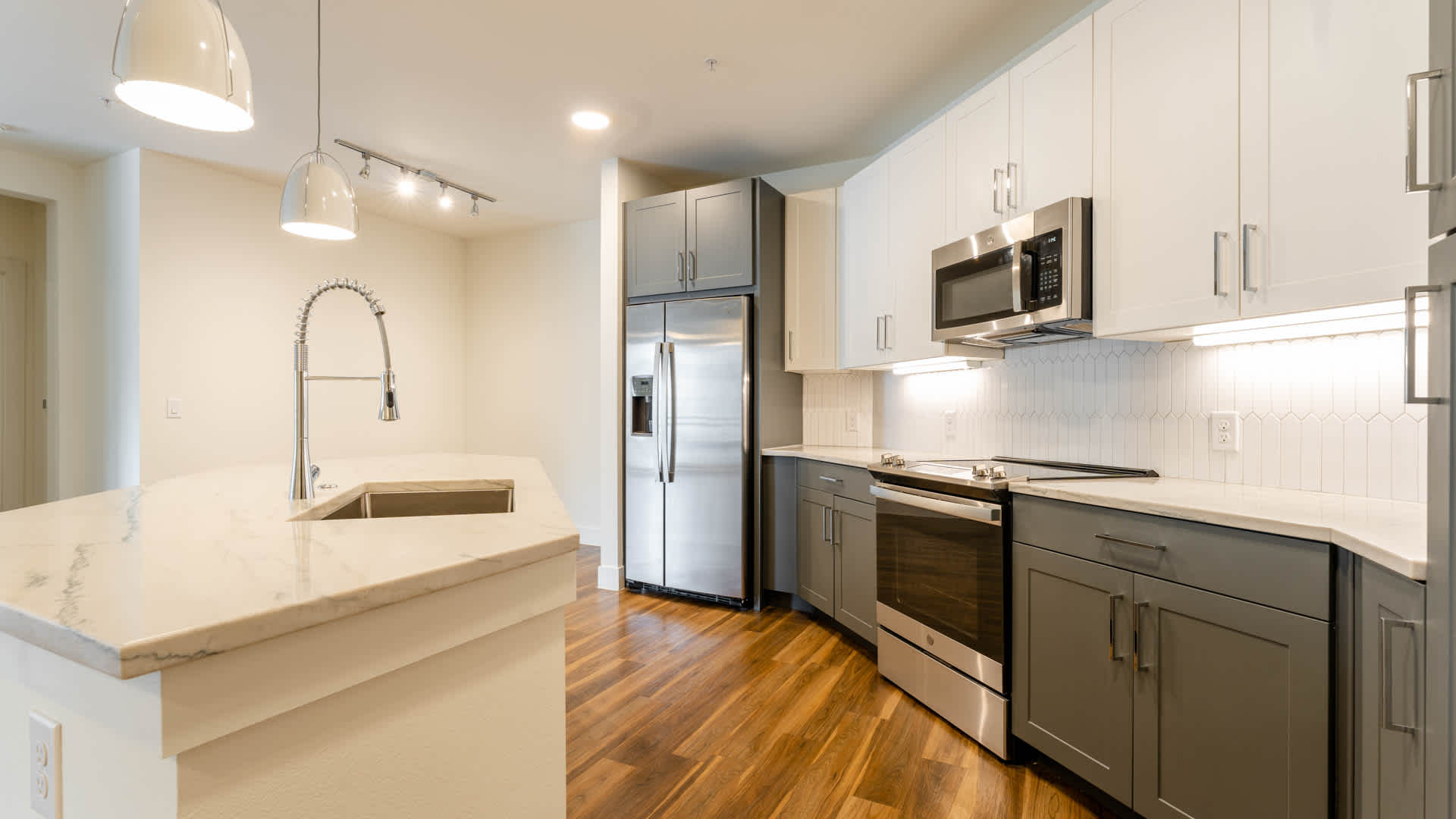 Olivian at the Realm Image 29